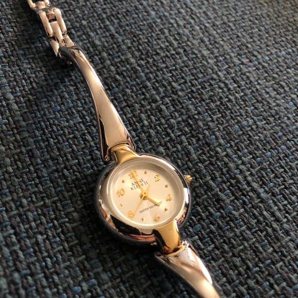 Beautiful Anne Klein II silver watch - Picture 2 of 5